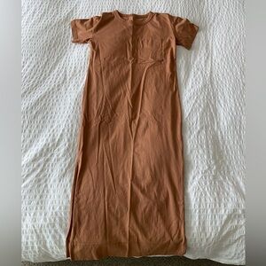 Everlane The Weekend dress in brown in XS.